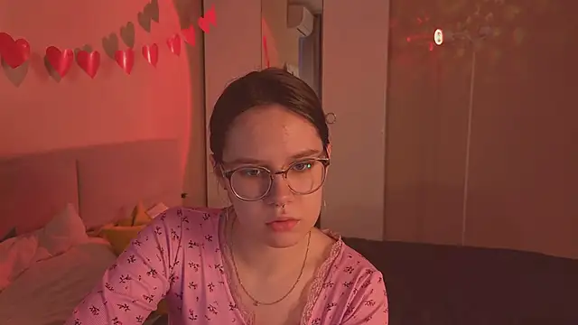 Mia Luw online show from February 27, 5:18 am