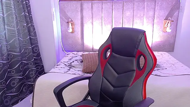 Alektra bryce online show from March 27, 7:35 pm