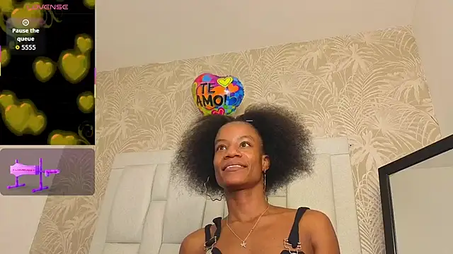 dafnnelewis online show from June 2, 11:01 am