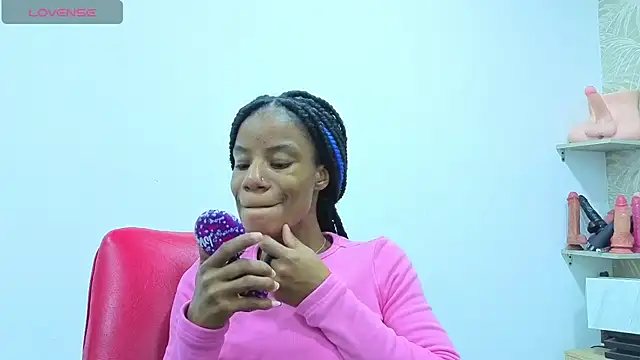 Snapshot of dafnnelewis chatting on July 10, 11:24 am dafnnelewis online show from July 10, 11:24 am