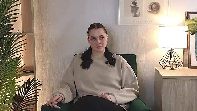 Snapshot of GarynDilley chatting on February 7, 11:34 am GarynDilley online show from February 7, 11:34 am