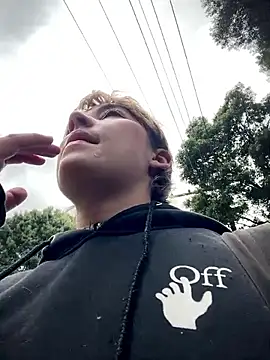 Maggie Geller online show from November 19, 4:40 pm