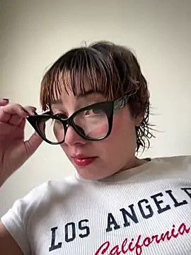 Maggie Geller online show from February 14, 5:43 pm