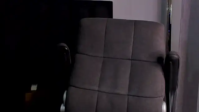 ISAAC CRYSTON online show from March 4, 7:54 pm