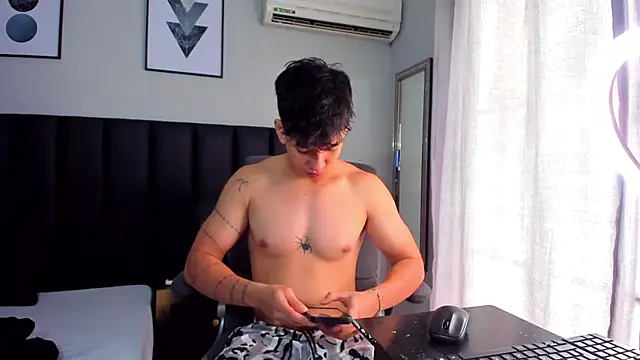 ISAAC CRYSTON online show from March 5, 7:06 pm