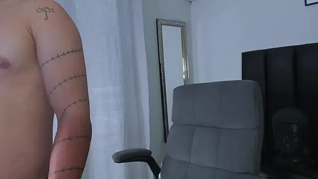 ISAAC CRYSTON online show from March 14, 10:38 pm