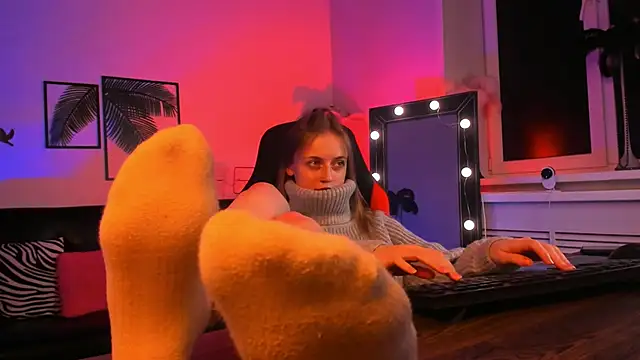 KiraMontoya online show from March 8, 8:46 pm