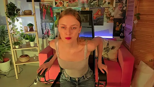 KiraMontoya online show from March 16, 5:17 pm