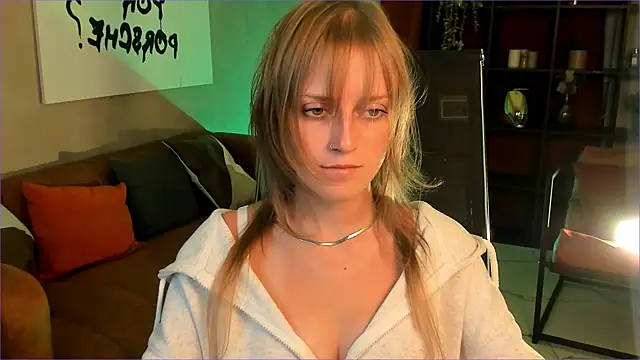 KiraMontoya online show from September 9, 8:30 pm