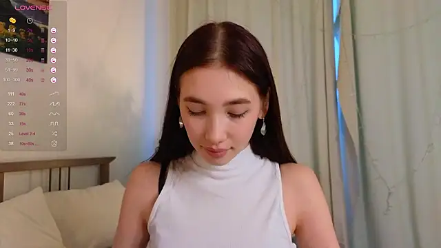 Snapshot of LizbethGee chatting on February 17, 5:04 am LizbethGee online show from February 17, 5:04 am