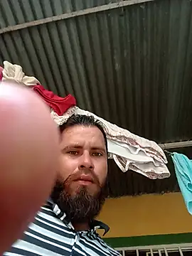 Snapshot of Alfredoloza chatting on July 17, 9:41 pm Alfredoloza online show from July 17, 9:41 pm