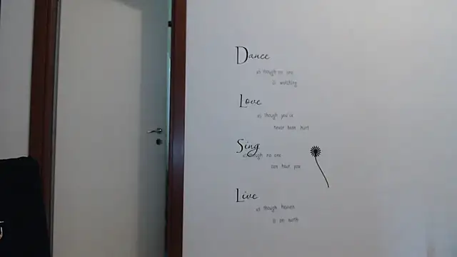 Snapshot of Eva_Eldis chatting on October 8, 3:31 pm Eva Eldis online show from October 8, 3:31 pm