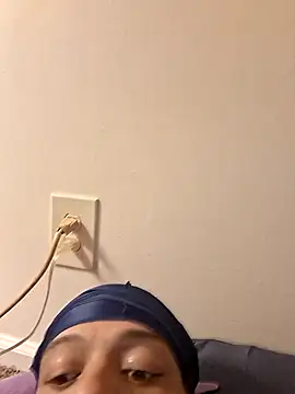 Snapshot of Locdawgg11 chatting on September 30, 4:12 pm Locdawgg11 online show from September 30, 4:12 pm