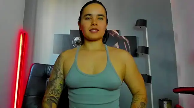 karlyjons12 online show from February 20, 2:13 pm