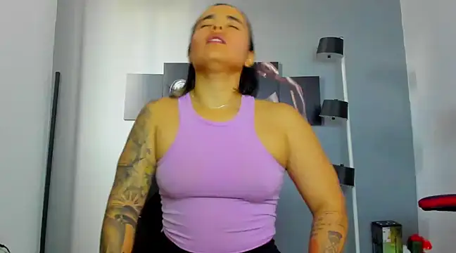 karlyjons12 online show from February 21, 3:43 pm