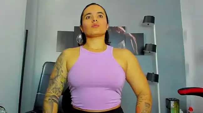 karlyjons12 online show from February 28, 4:42 pm