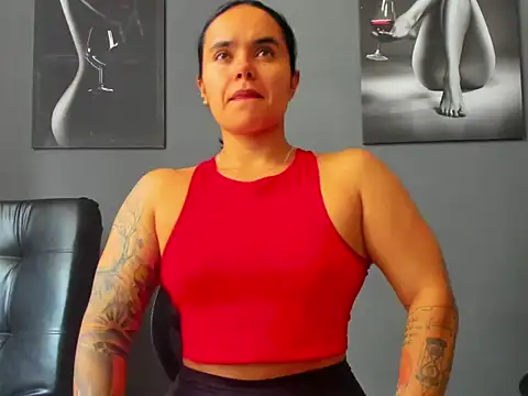 karlyjons12 online show from November 24, 5:45 pm