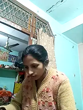 hotqueenrathor online show from February 5, 5:20 am