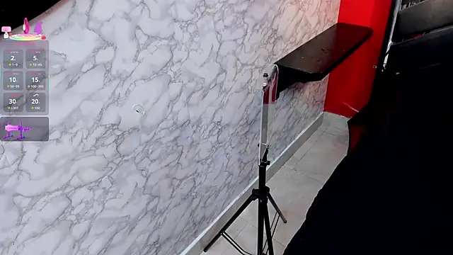 IVISBOUNCYASS online show from November 11, 12:27 pm