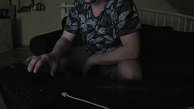 Snapshot of YourLoveBoyKevin chatting on February 28, 9:44 pm YourLoveBoyKevin online show from February 28, 9:44 pm