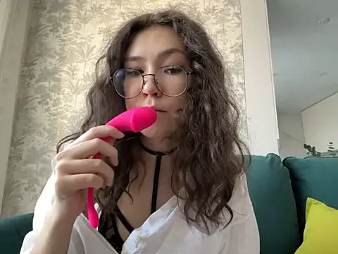 Snapshot of Tw1nFlame chatting on February 11, 4:11 am Tw1nFlame online show from February 11, 4:11 am