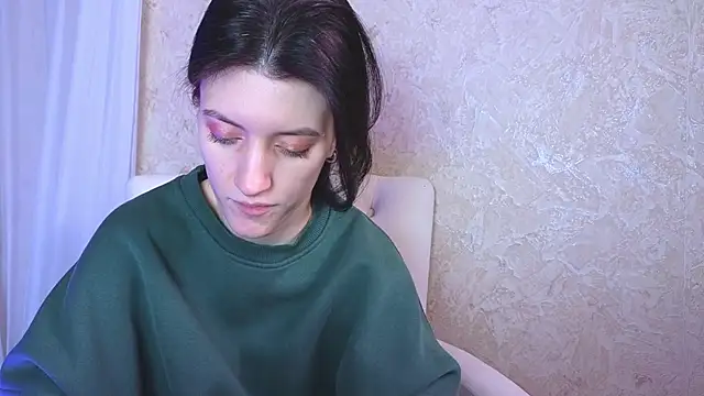 roxy riot  online show from February 26, 1:32 am