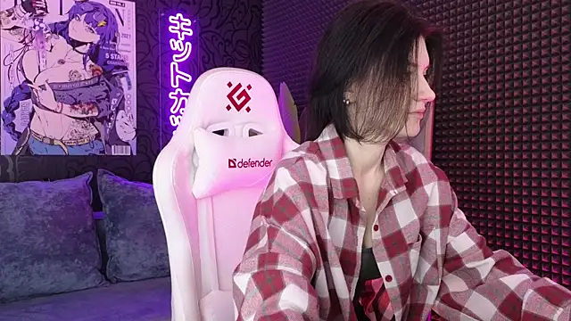 roxy riot  online show from March 10, 1:23 am