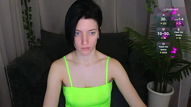 roxy riot  online show from November 8, 1:28 am