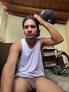 Snapshot of daniel6916 chatting on February 27, 9:04 pm daniel6916 online show from February 27, 9:04 pm