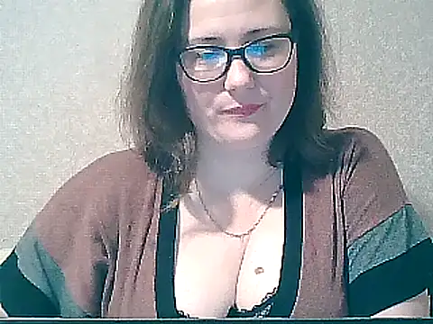 Snapshot of MerryLaCherry chatting on February 8, 2:04 am MerryLaCherry online show from February 8, 2:04 am