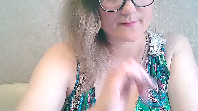 Snapshot of MerryLaCherry chatting on June 12, 11:31 am MerryLaCherry online show from June 12, 11:31 am