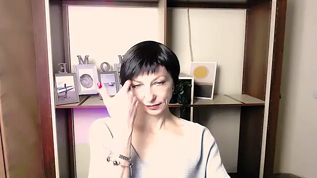  AngeliaFlow  online show from November 25, 7:52 am