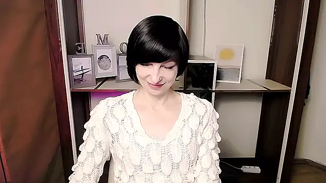  AngeliaFlow  online show from February 9, 8:40 am