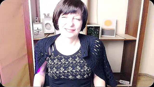  AngeliaFlow  online show from April 8, 8:25 am