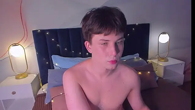 AdrianoAubert online show from October 12, 3:27 am