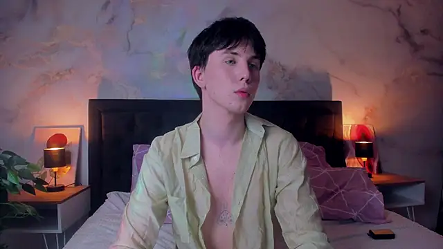 AdrianoAubert online show from November 15, 3:52 pm