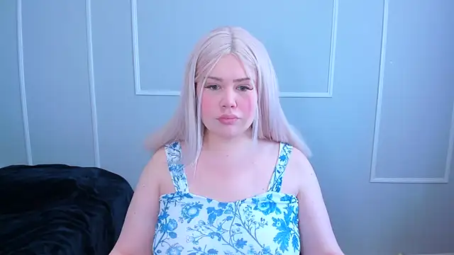 Snapshot of _leana_ chatting on February 12, 5:19 pm leana online show from February 12, 5:19 pm