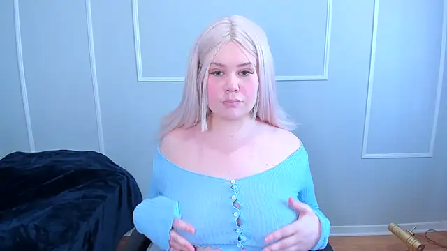 Snapshot of _leana_ chatting on February 18, 6:26 pm leana online show from February 18, 6:26 pm