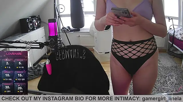 Gamergirl-Linela online show from September 12, 3:34 pm