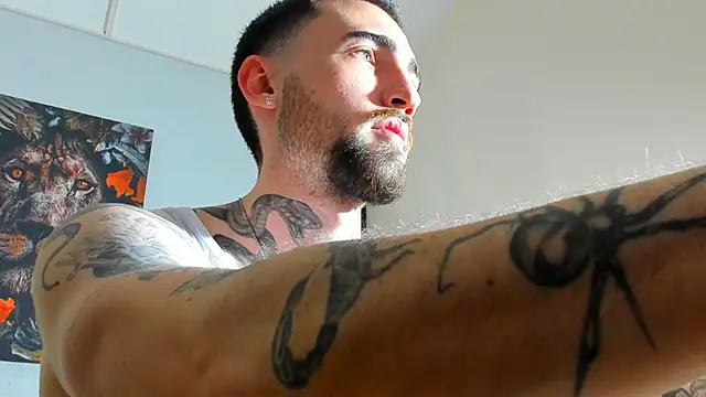 Snapshot of Luke_davis01 chatting on March 1, 4:11 pm Luke davis01 online show from March 1, 4:11 pm