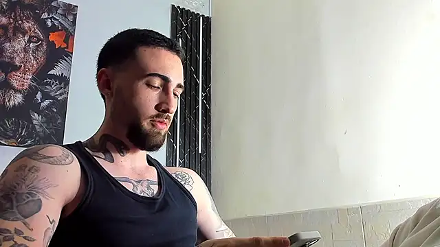 Snapshot of Luke_davis01 chatting on March 15, 1:18 pm Luke davis01 online show from March 15, 1:18 pm