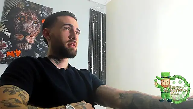 Snapshot of Luke_davis01 chatting on March 18, 1:31 pm Luke davis01 online show from March 18, 1:31 pm
