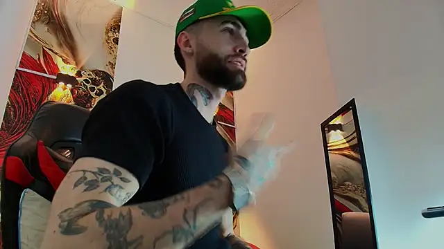 Luke davis01 online show from December 4, 1:09 pm