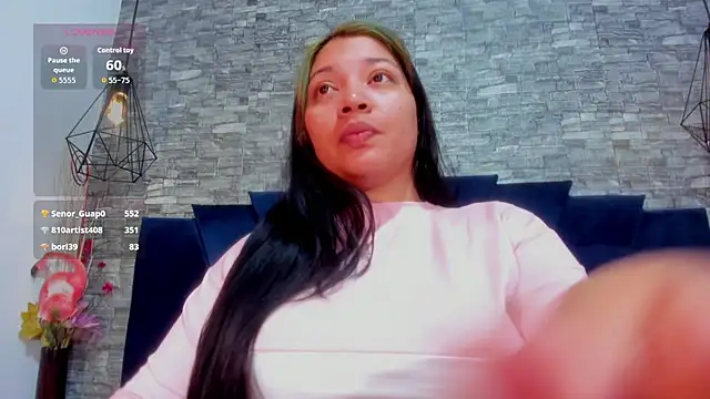 Snapshot of Sophia_Brunett chatting on February 17, 11:29 am Sophia Brunett online show from February 17, 11:29 am