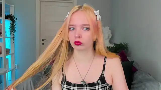 Snapshot of Bellla_Murrr chatting on February 9, 3:01 pm Bellla Murrr online show from February 9, 3:01 pm