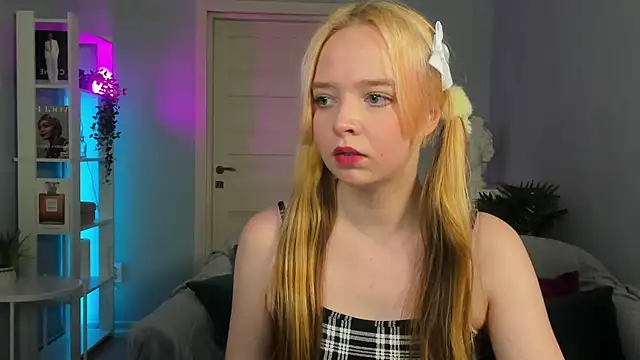 Snapshot of Bellla_Murrr chatting on February 10, 8:53 pm Bellla Murrr online show from February 10, 8:53 pm