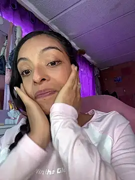 Skye Moore online show from March 18, 7:39 pm