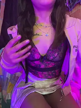 Skye Moore online show from April 18, 2:26 am