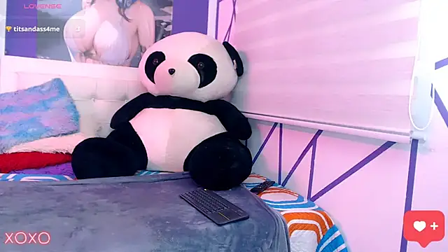 Snapshot of melody_toy chatting on March 3, 9:31 pm melody toy online show from March 3, 9:31 pm