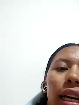 Snapshot of Venus_Day chatting on February 18, 3:42 am Venus Day online show from February 18, 3:42 am